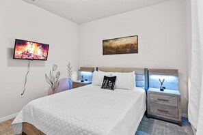 5 bedrooms, iron/ironing board, travel cot, WiFi - Brand New 05 Bedrooms At Windsor Cay (Clermont)