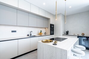Fridge, microwave, oven, dishwasher