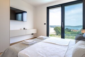 4 Schlafzimmer, Zimmersafe, Bügeleisen/Bügelbrett, kostenloses WLAN