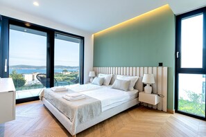 4 Schlafzimmer, BĂŒgeleisen/BĂŒgelbrett, kostenloses WLAN, BettwĂ€sche