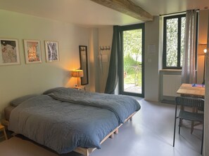 3 bedrooms, WiFi, bed sheets