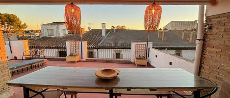 屋外ダイニングエリア