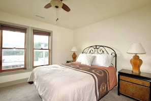 3 bedrooms, WiFi, bed sheets