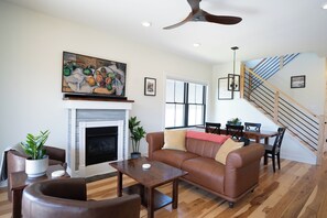 Smart TV, fireplace, stereo