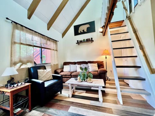 PC25-Cozy Condo in Davis! Skiing Nearby!