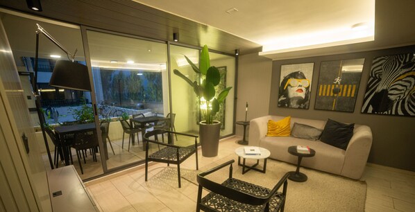 Interior - Disegni 14 - Dpto Santiago - Movistar y Metro (Santiago)