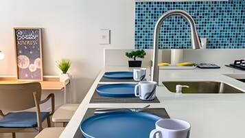 Refrigerador, microondas, horno