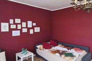 1 多间卧室、熨斗/熨衣板、WiFi、床单