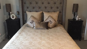 6 bedrooms, iron/ironing board, free WiFi, bed sheets