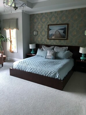 6 bedrooms, iron/ironing board, WiFi, bed sheets