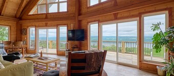 Stunning Lake Views Wine Country,