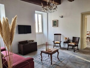 Smart TV, books, music library, stereo