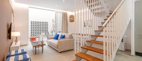 Appartement, terras | Woonruimte | Flatscreentelevisie