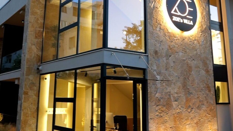 Zoe's Villa 201