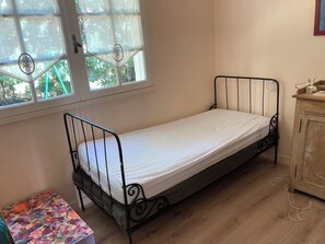 5 bedrooms, iron/ironing board, WiFi