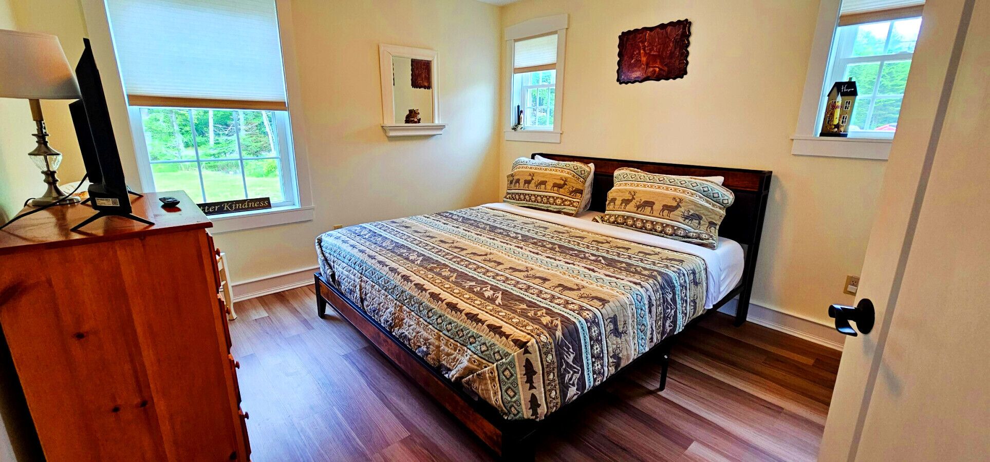 2 bedrooms, iron/ironing board, free WiFi, bed sheets