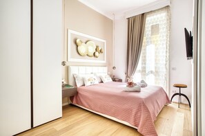 Apartment, 1 Double Bed with Sofa bed | Laptop workspace, iron/ironing board, free WiFi, bed sheets