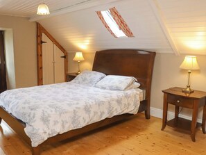 3 Schlafzimmer, individuell dekoriert, individuell eingerichtet