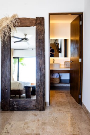 1 slaapkamer, een strijkplank/strijkijzer, gratis wifi, beddengoed