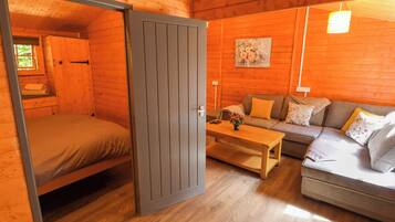 2 bedrooms, individually decorated, individually furnished, free WiFi