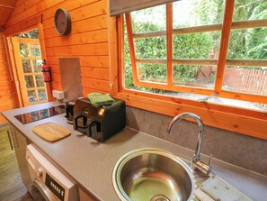 Cookware/dishes/utensils