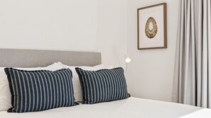 1 bedroom, internet, bed sheets