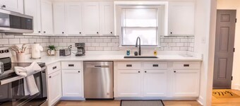Creola Charm - 3BR, 2BA with Hot Tub, Fire pit and Washer/Dryer