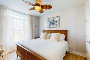 6 bedrooms, iron/ironing board, Internet, bed sheets