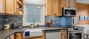 *NEW* Northeast Arts District Home | EV Charger