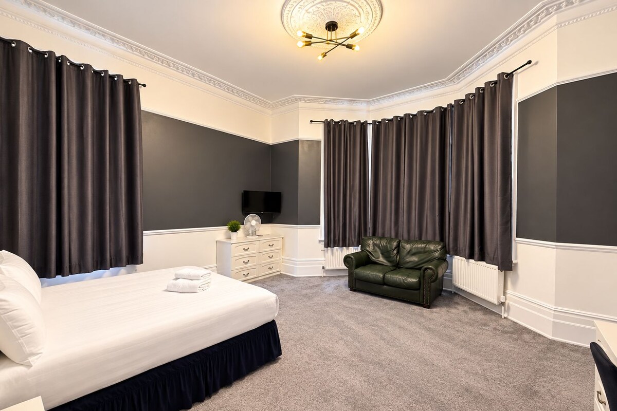 Family Double Room | WiFi (free), bed sheets