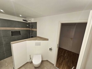 Een douche, een haardroger, zeep