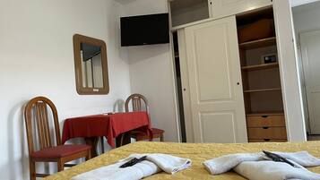 Habitación doble Confort | Caja de seguridad en la habitación y wifi gratis