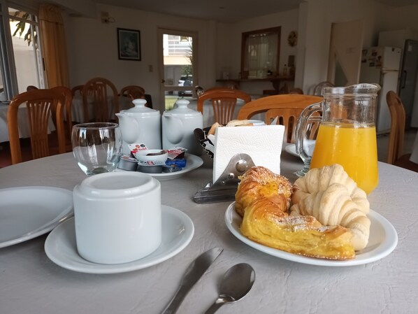 Petit déjeuner continental compris tous les jours