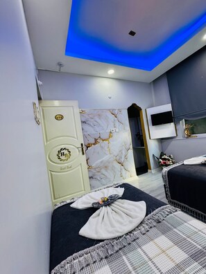 Caja de seguridad en la habitación y cortinas blackout