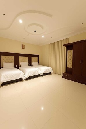 Junior Quadruple Room | Free WiFi - Rama Dubai Hotel Suites 1 (Riyadh)