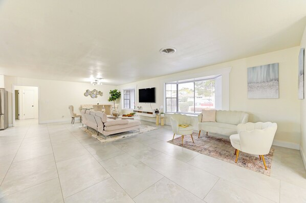 Smart TV - Vila Hearts- 5BD with pool, Hot tub, Sauna, Arcade, Bar all you need N the Strip (Las Vegas)