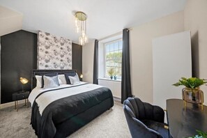 5 chambres, fer et planche à repasser, accès Internet, draps fournis