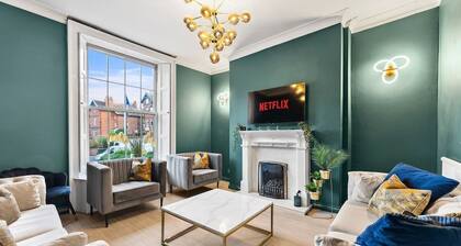 Beautiful 5 Bed Home in Central Whitby - Hot-tub