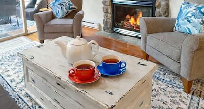 Oceanside Resort: 3 BED/2 BATH with INDOOR Pool & Hot Tub