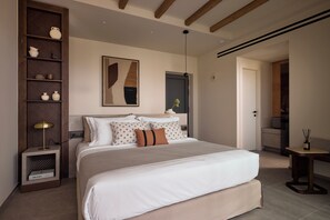 Suite, piscina privada | Roba de llit hipoal·lergògena, minibar i caixa forta a l'habitació 