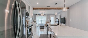 Stylish Seminole Heights Oasis w/ Pool, AC & WiFi located in the heart of Tampa