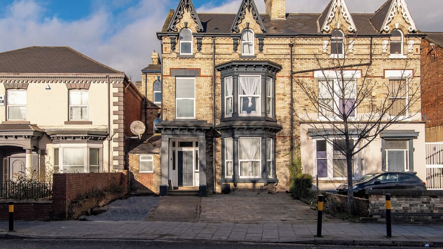 Victoria Apartments