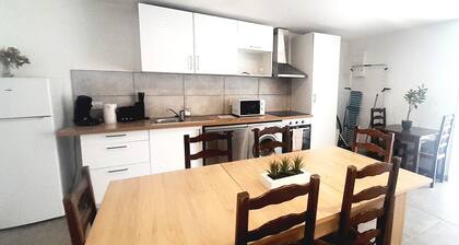 8-person apartment on ground floor in Vallères