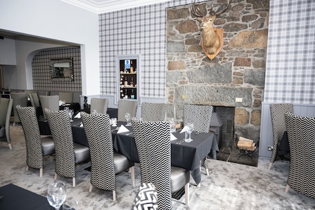 Breakfast and dinner served, British cuisine