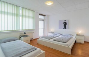 4 chambres, bureau, fer et planche à repasser, Wi-Fi gratuit