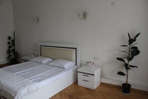 2 chambres, fer et planche à repasser, Wi-Fi, literie fournie