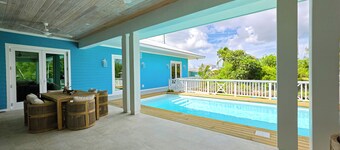 Luxury 4 bedroom home on Ocean Blvd w/ private access to the beach. Sleeps 14