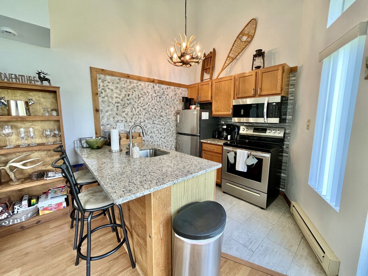 Køleskab, mikrobølgeovn, ovn, kogeplade