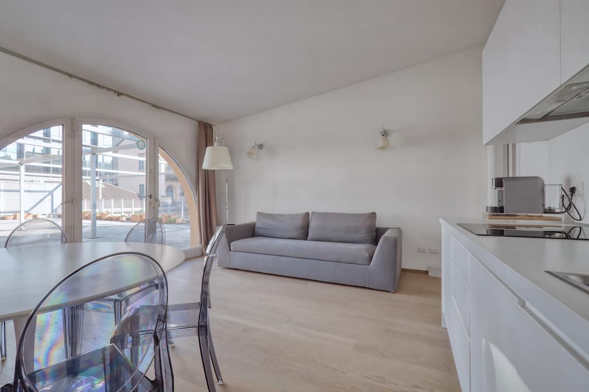 Classic Apartment, City View | Living area