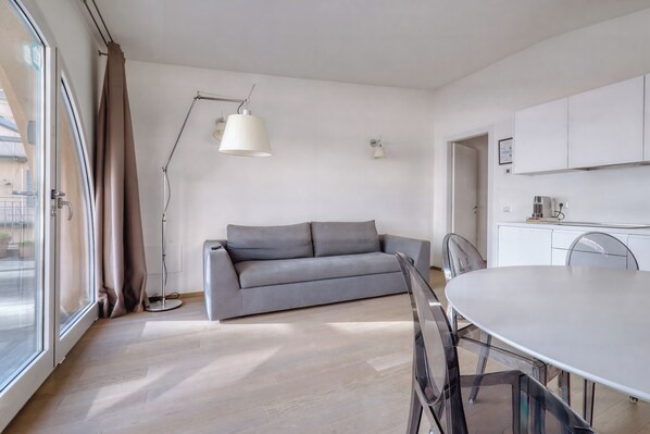 Classic-Apartment, Stadtblick | Wohnbereich